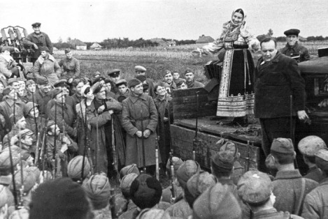 ИАЦ МГУ: Культурно-просветительские мероприятия узбекистанцев на фронтах войны